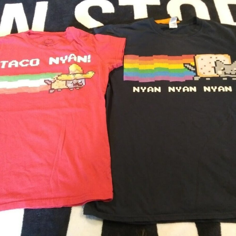 Rare Hot Topic Nyan Cat Ripple Junction Hoodie w/ 4 T-shirts + Blanket Bundle - Picture 11 of 16